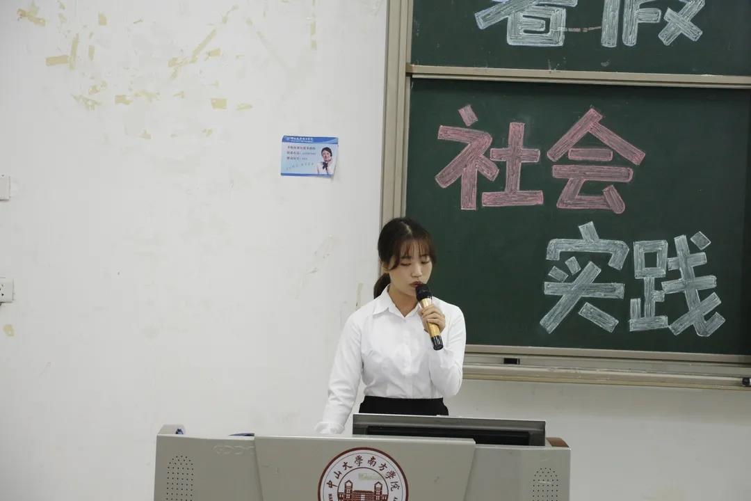 f348edf163ba46f48c546f18bb13c367.jpg 汇报小组精彩瞬间1.jpg