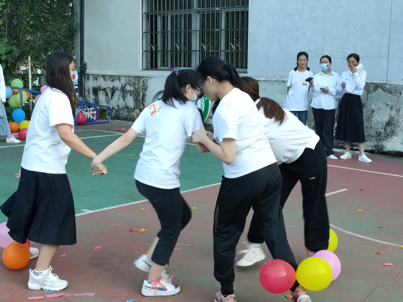 db83a3baf3b84e73aa2f92a6f4c946e8.gif image.gif